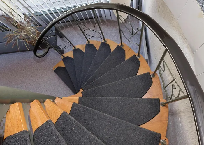 Awesome In With 4 Bedrooms And Internet *