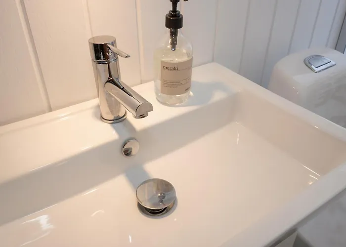 Awesome In With 4 Bedrooms And Internet Дом отдыха *