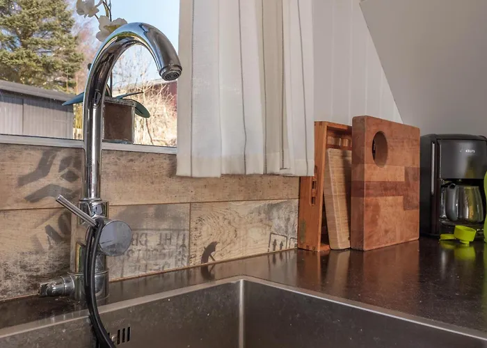 Awesome In With 4 Bedrooms And Internet Дом отдыха *